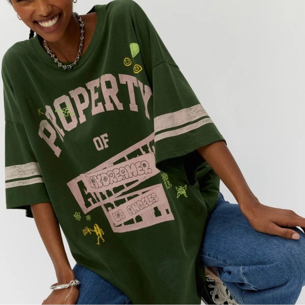 NEW! DAYDREAMER Property of Daydreamer Graphic Varsity One Size Green Tee - Picture 6 of 12